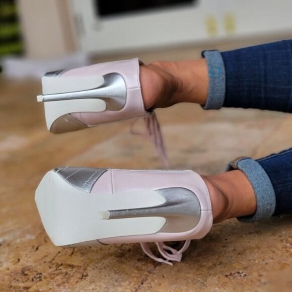 Women Baby Pink Low Cut Pontied Toe Booties - Picture 7 of 7